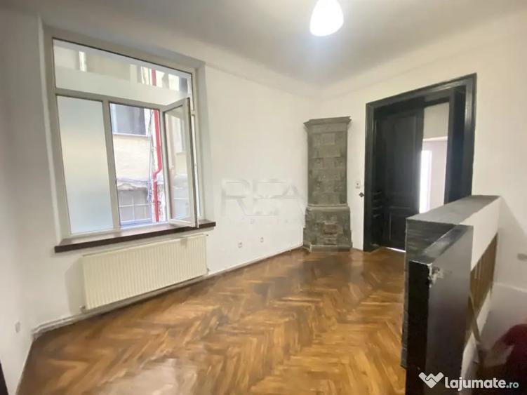 Apartament cu 3 camere semidecomandat în Regina Elisabeta