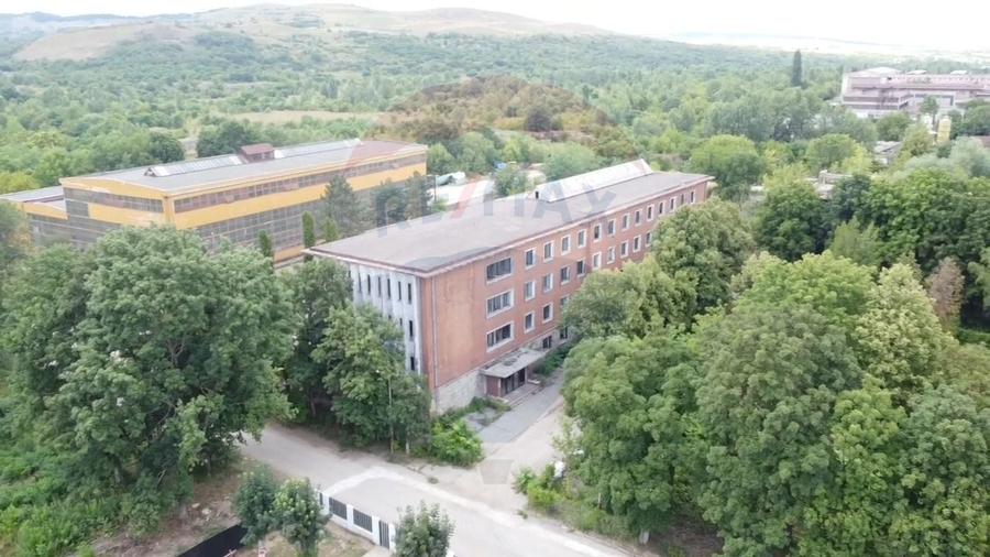 Proprietate specială, de 8,300 mp, în Central