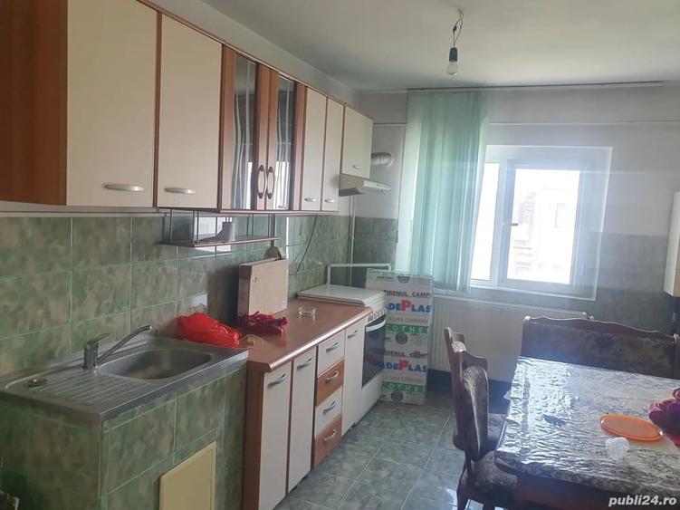 Apartament cu 3 camere nedecomandat în Central