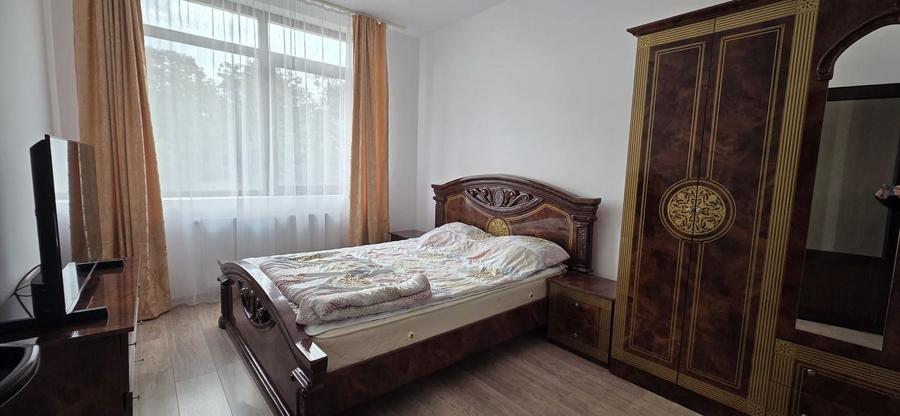 Casă individuală cu 6 camere cu Canalizare în Est