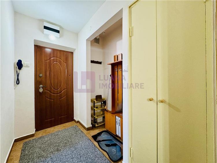 Apartament cu 2 camere semidecomandat, mobilat în Cedonia