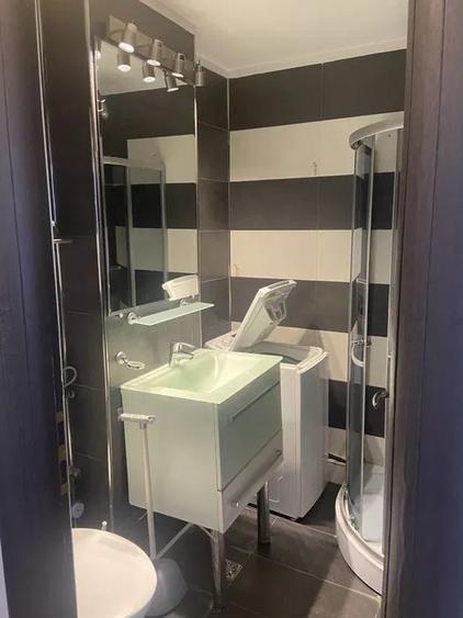 Apartament cu 3 camere semidecomandat, mobilat în Titulescu