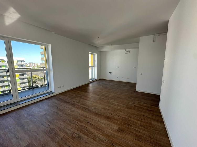 Apartament cu 4 camere decomandat în Costin Georgian