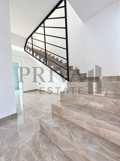 Duplex cu 4 camere cu Canalizare în Giarmata