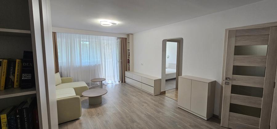 Apartament cu 2 camere semidecomandat în Tineretului