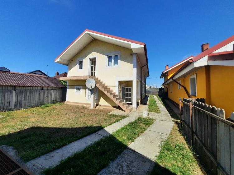 Casă individuală cu 5 camere cu Garaj în Săvinești