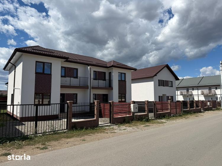 Casă cu 4 camere cu Teren 250 Mp în Tărlungeni