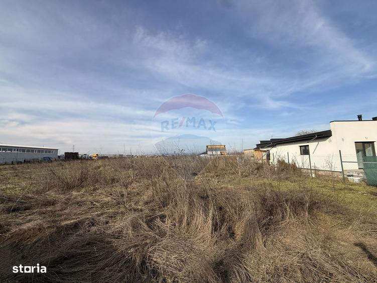 Teren intravilan 7478 mp Bucov, parcelabil, ideal investitie - 1