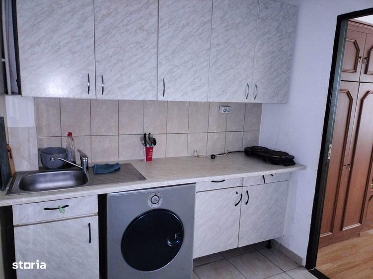 Camera de camin cu baie proprie,de inchiriat - Zona Uzina 2 - 4