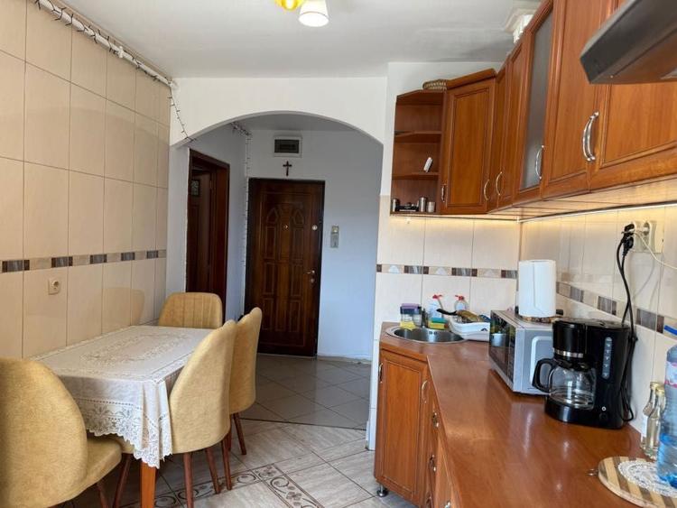 Inchiriez 1 camera intr-un ap cu 4 camere decomandate. Marasti - 6