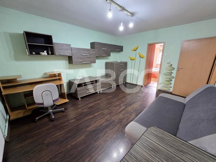 Apartament 2 camere de vanzare 48 utili balcon zona Vasile Aaron Sibiu - 1