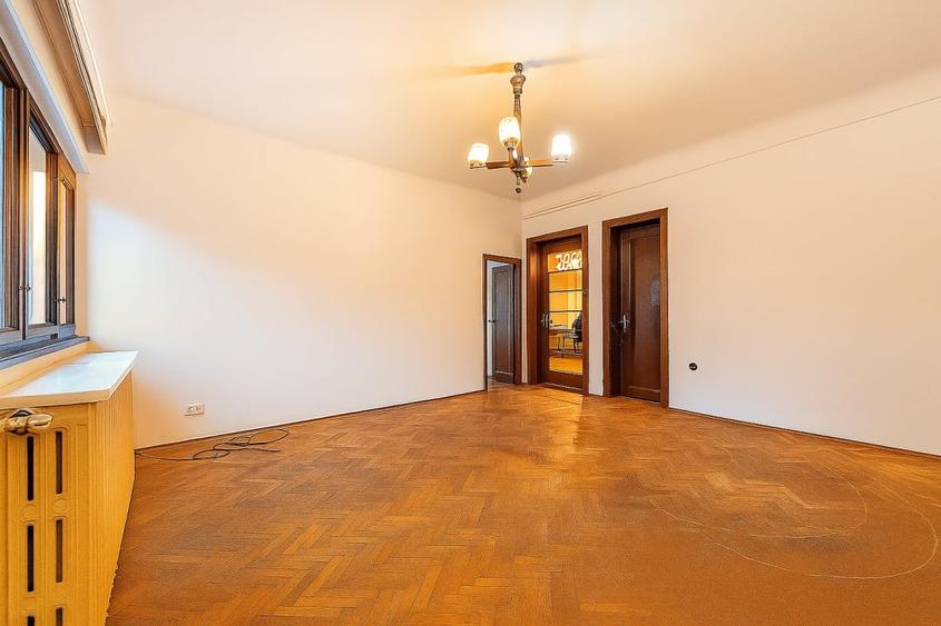 Refugiu interbelic cu 3 camere - 90 mp utili - Curte interioara - 6