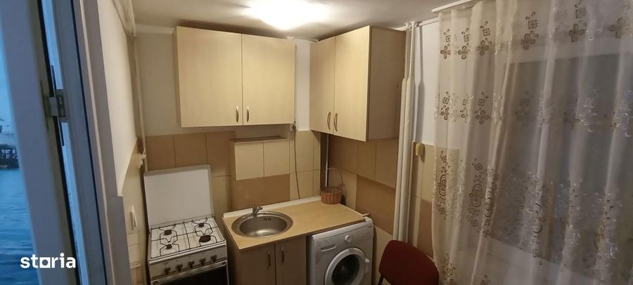 Garsoniera de inchiriat, Tractorul (Coresi) - 4