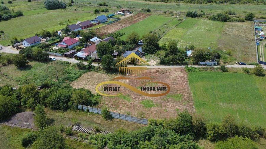 Teren intravilan - ideal pentru constructie 2 case - de vanzare - 2