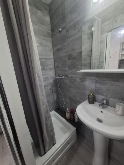 Inchiriez camera de camin - 6