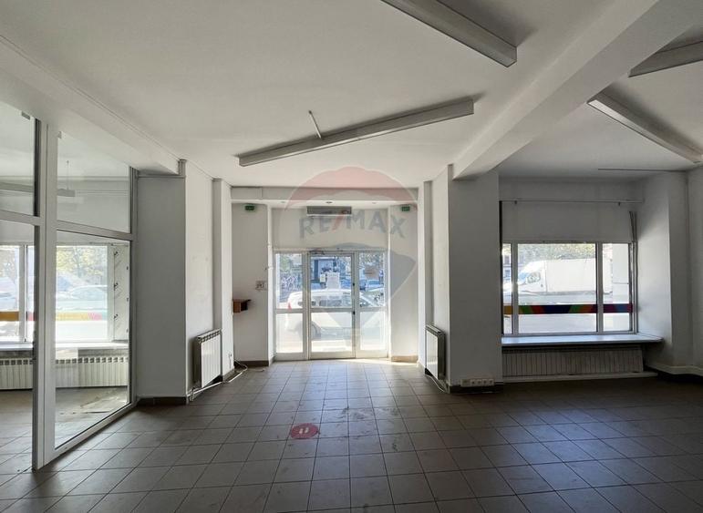INCHIRIERE SPATIU COMERCIAL 100 mp–vitrină, vad excepțional – Unirii - 5