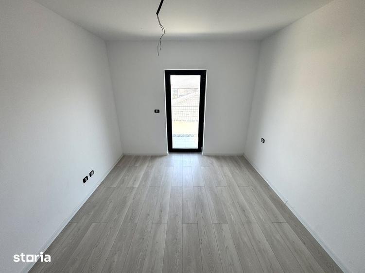 Casă cu 4 camere cu Teren 150 Mp în Tomești