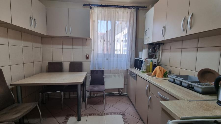 Apartament 2 camere centru etaj 3 - 3