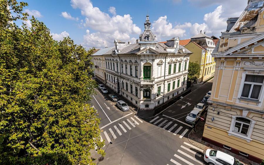 Cladire ultracentrala de vanzare Bulevardul Decebal Co... Cladire ultracentrala de vanzare Bulevardul Decebal Co...