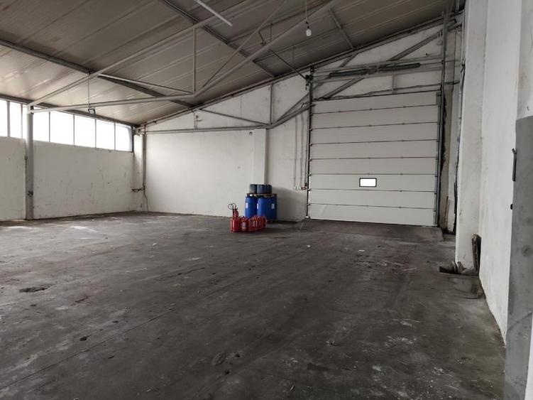Spațiu industrial, de 4,351 mp, în Minieri