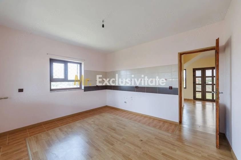Casă cu 6 camere cu Teren 705 Mp în Central