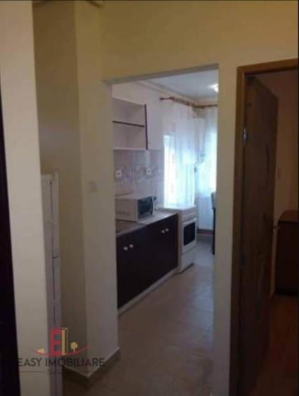 Garsonieră decomandată în Central