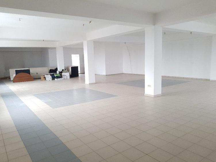 Cladire de birouri si spatii comerciale P+4E, stradal la DN1 - 7