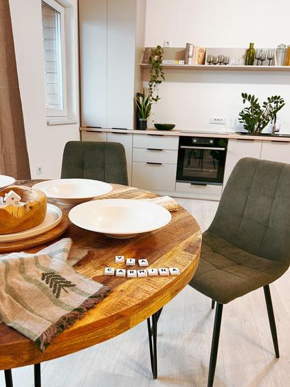 Apartament NOU, etaj 1, mobilat si utilat, 3 camere, comision 0 - 9