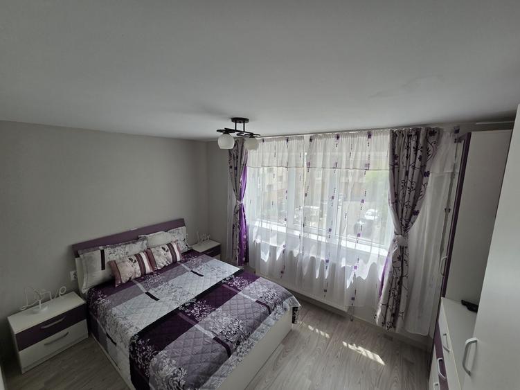 Inchiriez apartament cu 2 camere situat in M11 - 5