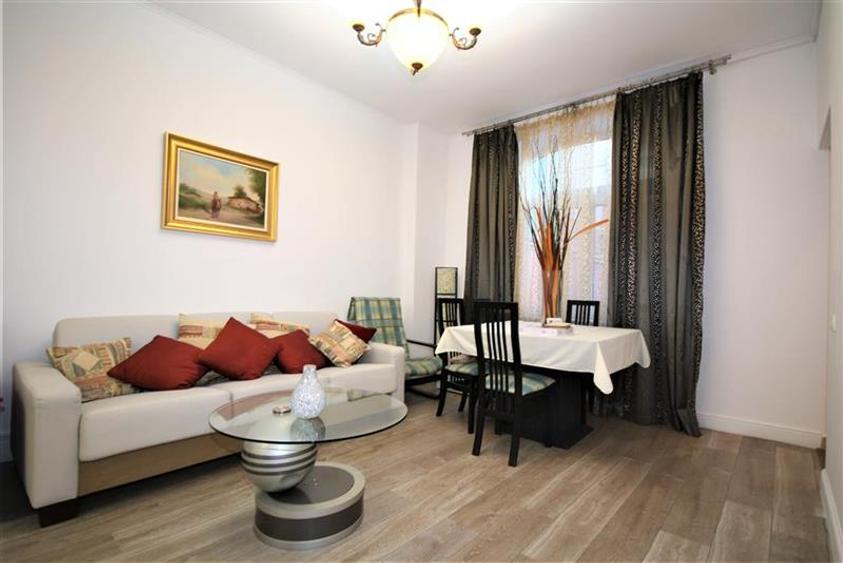 Corp vila, ideal locuinta, cu piscina si curte proprie in centru, Bucuresti - 3