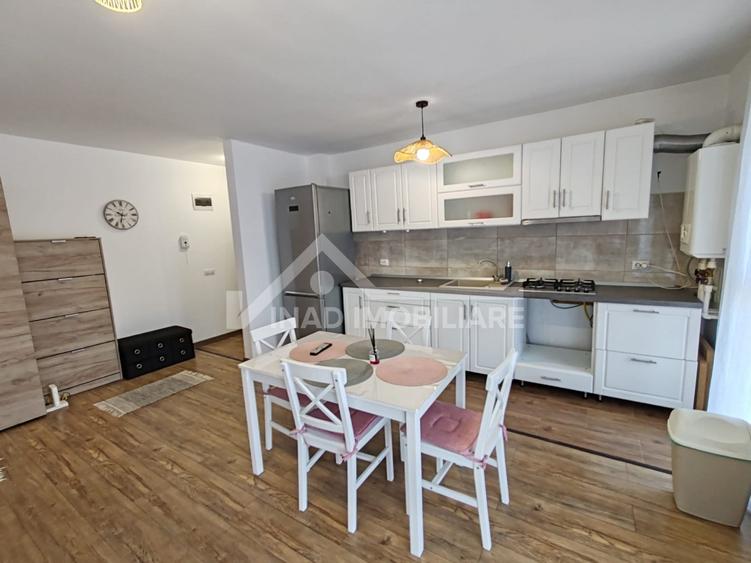 Apartament cu 2 camere semidecomandat, mobilat în Florești