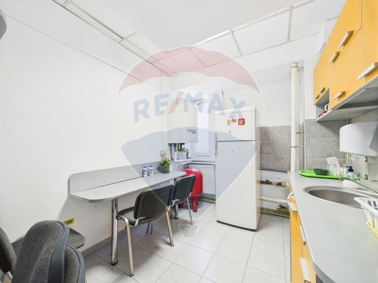 Spatiu de birouri de 183 mp de inchiriat in zona Vitan - 17