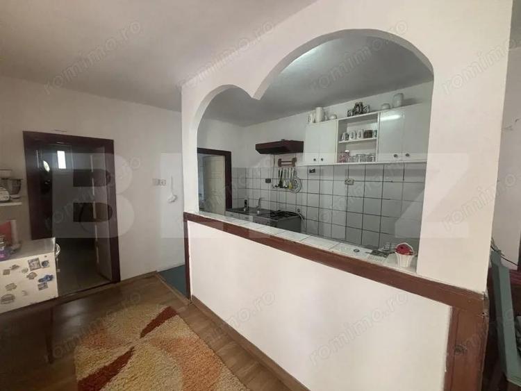 Casa de vanzare, pozitionata excelent, ideala pentru relaxare, sau relocare - 8