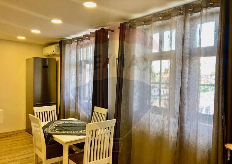 Apartament in zona Centrala, et.1, curte privata. - 8