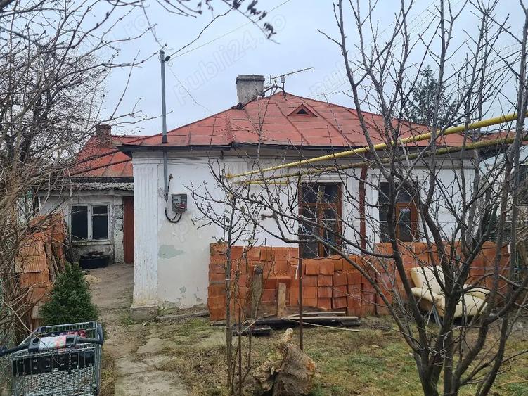 Casa de vanzare in Ia?i 143 mp utili Va propunem spre vanzare o casa spa?ioasa ?i luminoasa, situa - 1