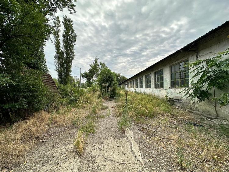 Teren/ platforma, 700mp, front 70m Calea Chisinaului - 9