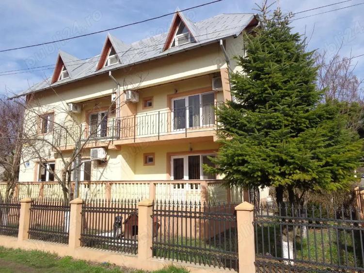 Pensiunea de vanzare Costinesti str.Meduzei , 14 camere - 5