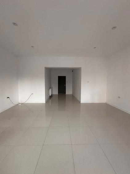 Spatiu de inchiriat 35 mp - centru - 7