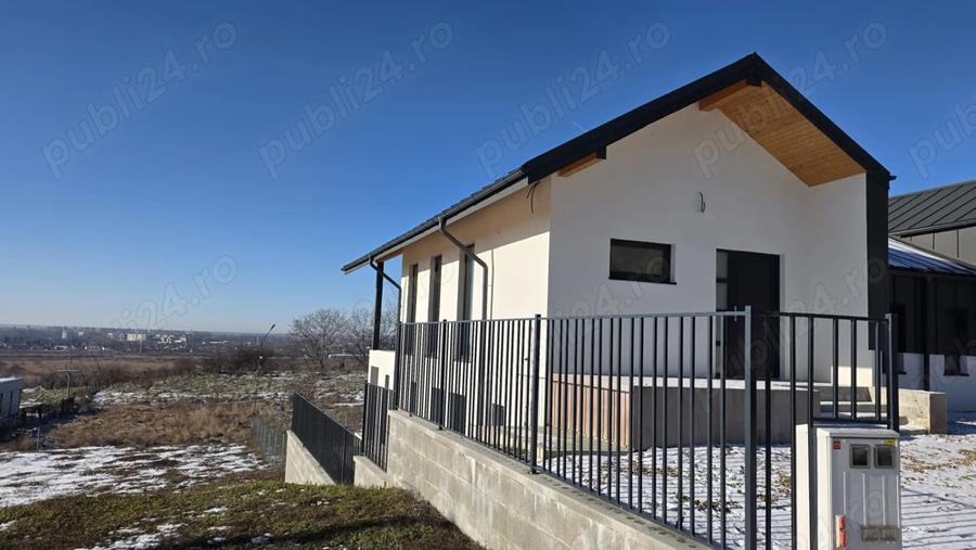 Casa Manastirea DEALU TARGOVISTE cu vedere la oras - 8