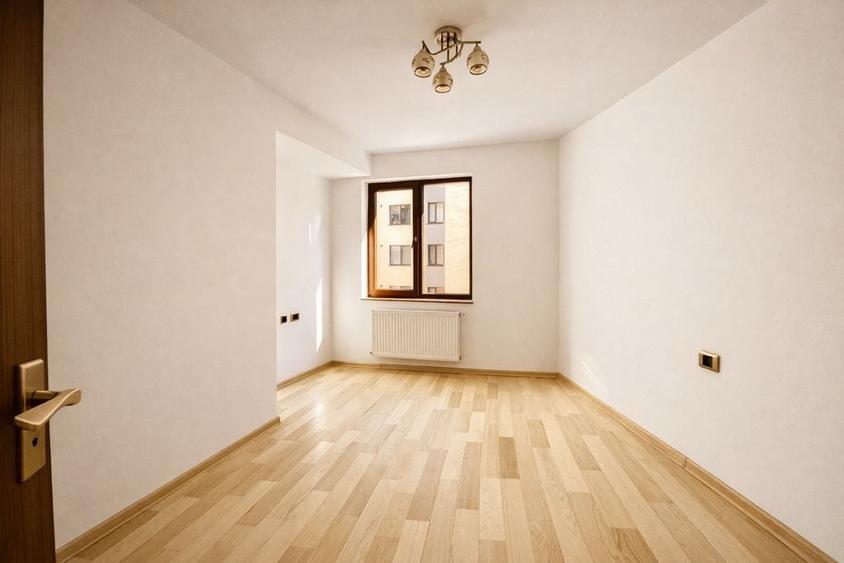 CORESI Complex ISARAN apartament 3 camere etaj 5 cu loc de parcare - 12