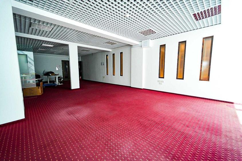 Spațiu comercial, în Ultracentral