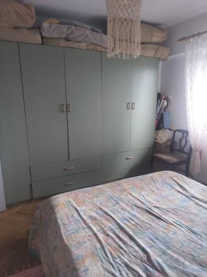 Apartament cu 3 camere decomandat, mobilat în Sărari