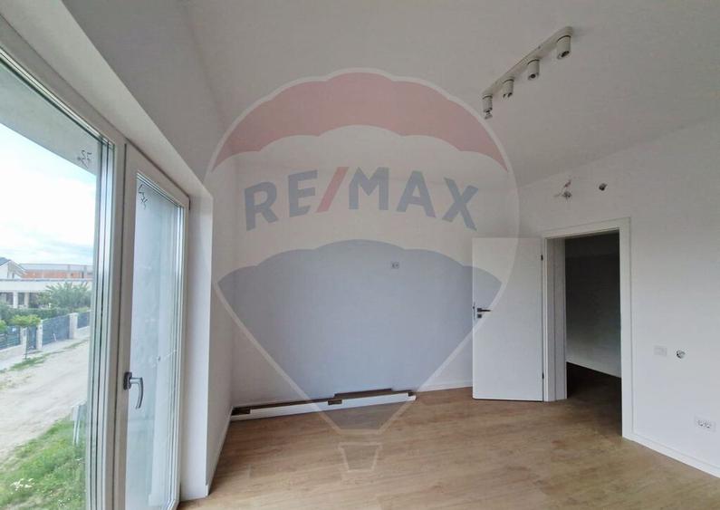 Casa / Vila - 132,5 mp , teren - 264 mp / zona Carcea - 29