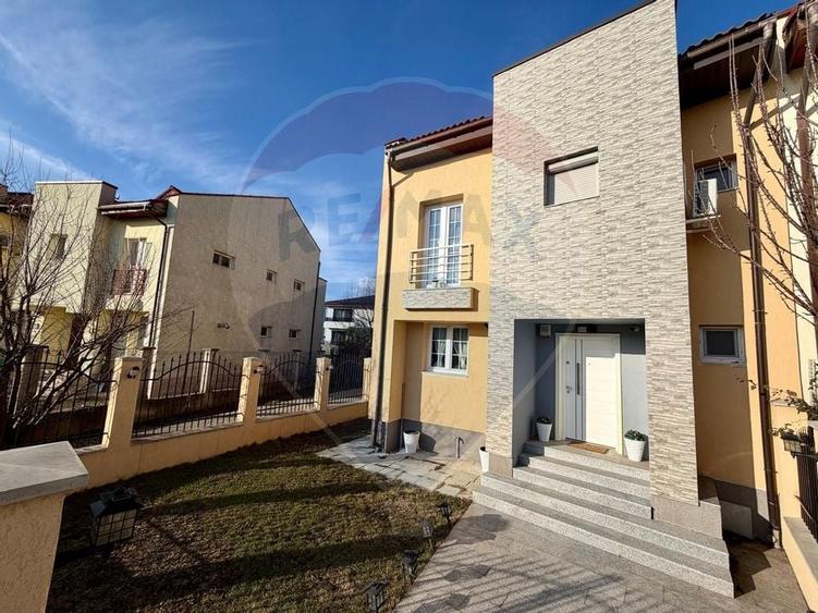 Casă / Vilă de vânzare complex Anl Hanri Coanda în zona Aviatiei - 29