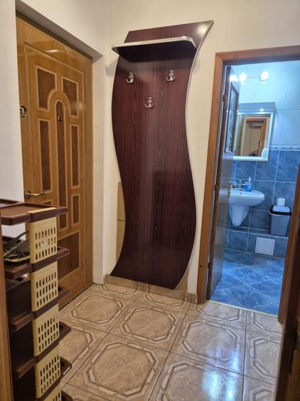 Garsoniera mare 40 mp de inchiriat in bloc de apartamente - 3