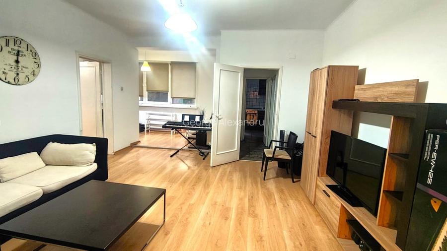 Sala Palatului - Cismigiu- Victoriei - apartament 2 camere+ birou 70mp Sala Palatului - Cismigiu- Victoriei - apartament 2 camere+ birou 70mp