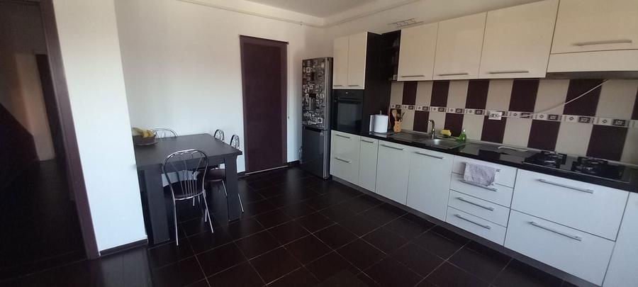Proprietar inchiriez apartament 3 camere pe doua niveluri fara comision Girocului - 2