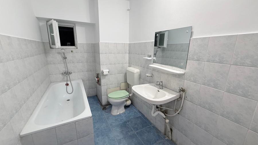 Bulevardul Unirii / Vedere Bulevard / Etaj 2/8 Decomandat - 11