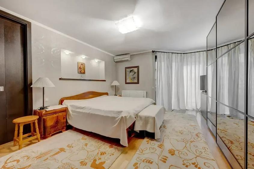 Vila de Lux ideal familie / sediu de firma in zona centrala - 15