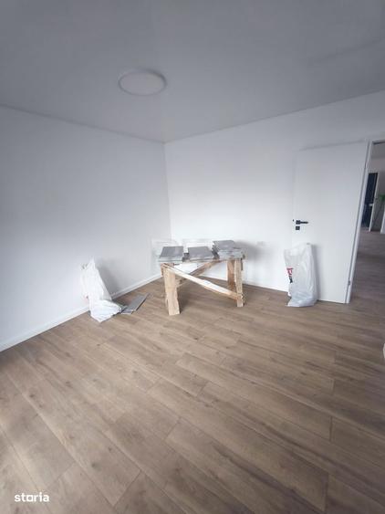 Apartament cu 4 camere decomandat în Crângași
